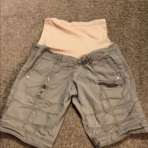 Motherhood Maternity Army green shorts SZ Medium